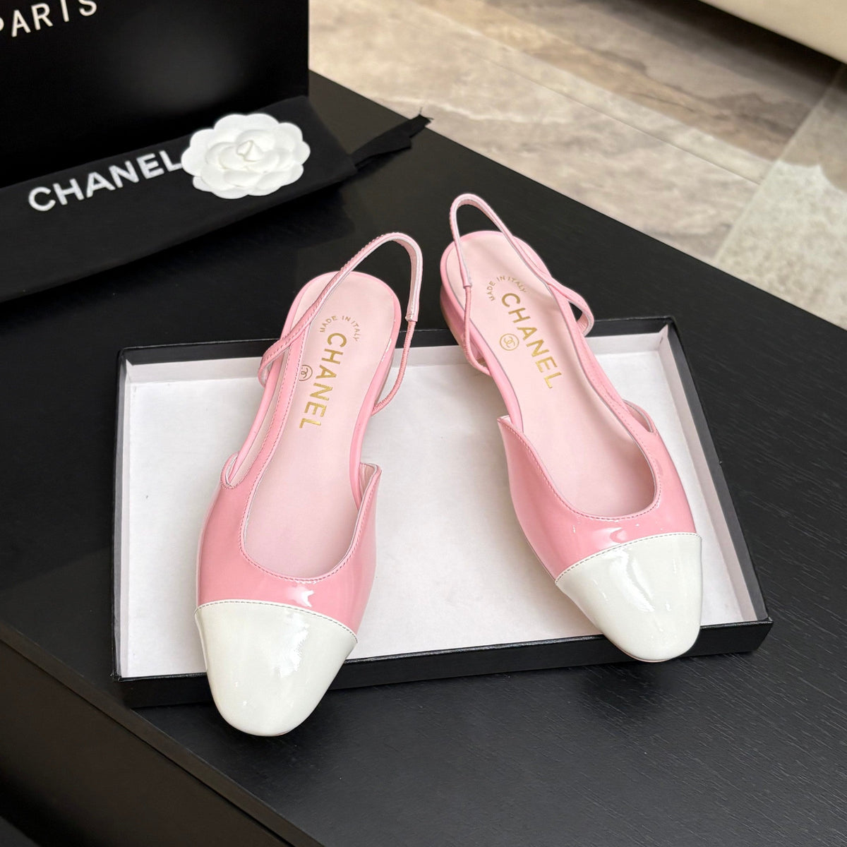 CC 26s Classic Slingback Flat Light Pink Patent Leather 907642