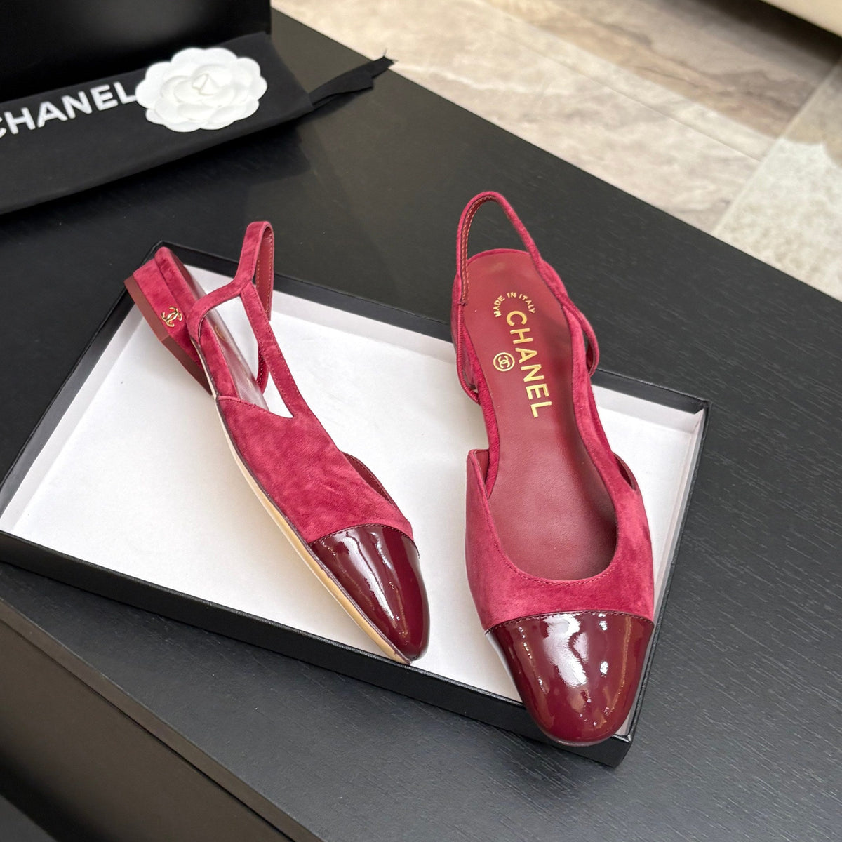 CC 26s Classic Slingback Flat Red Suede Patent Leather 907643