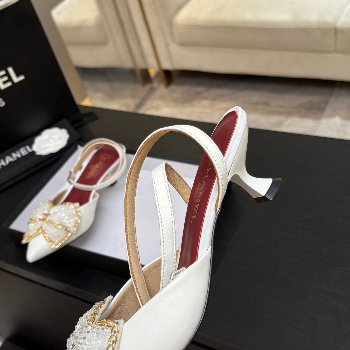 CC 26P Rhinestone-Encrusted Bow Slingback White Leather 907740