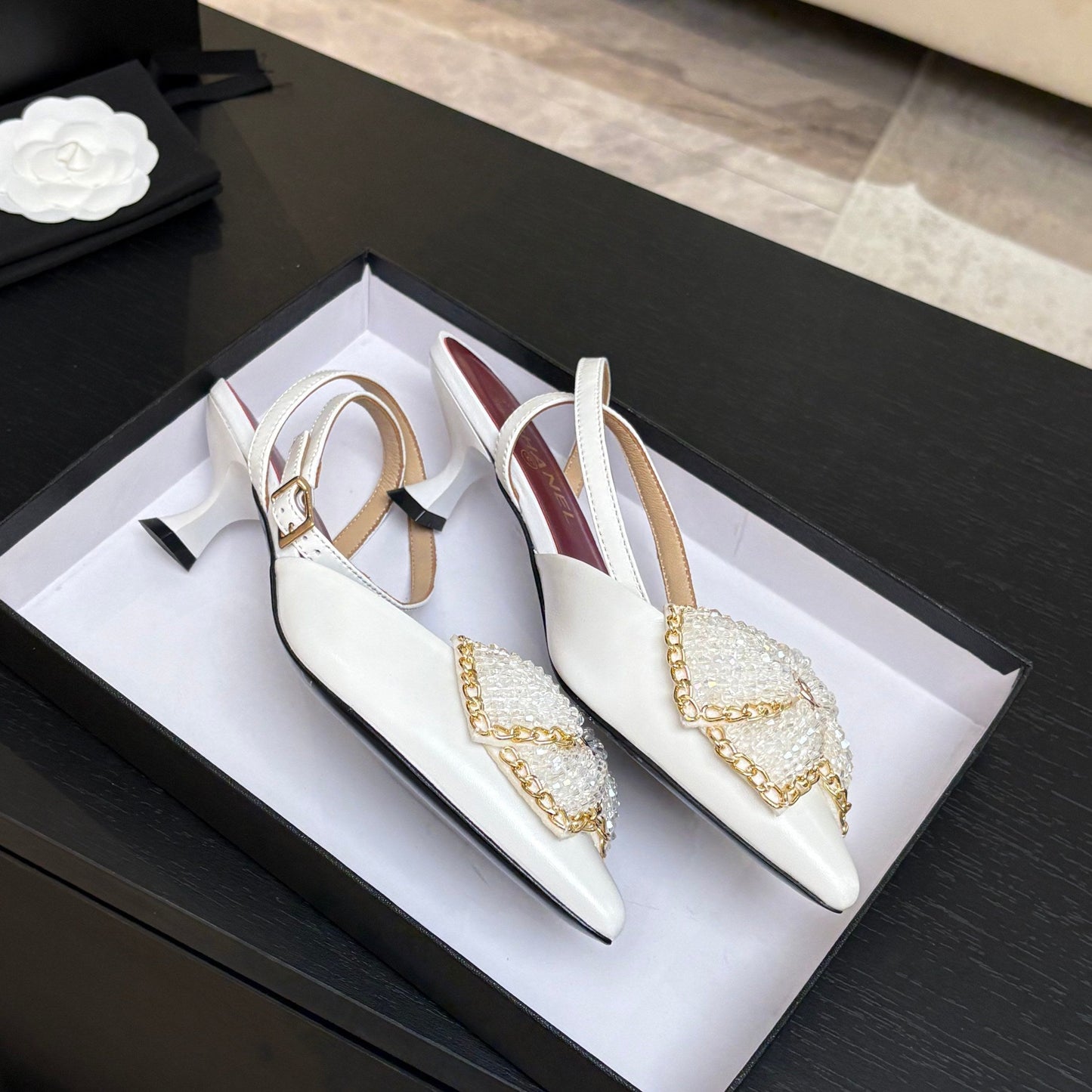 CC 26P Rhinestone-Encrusted Bow Slingback White Leather 907740
