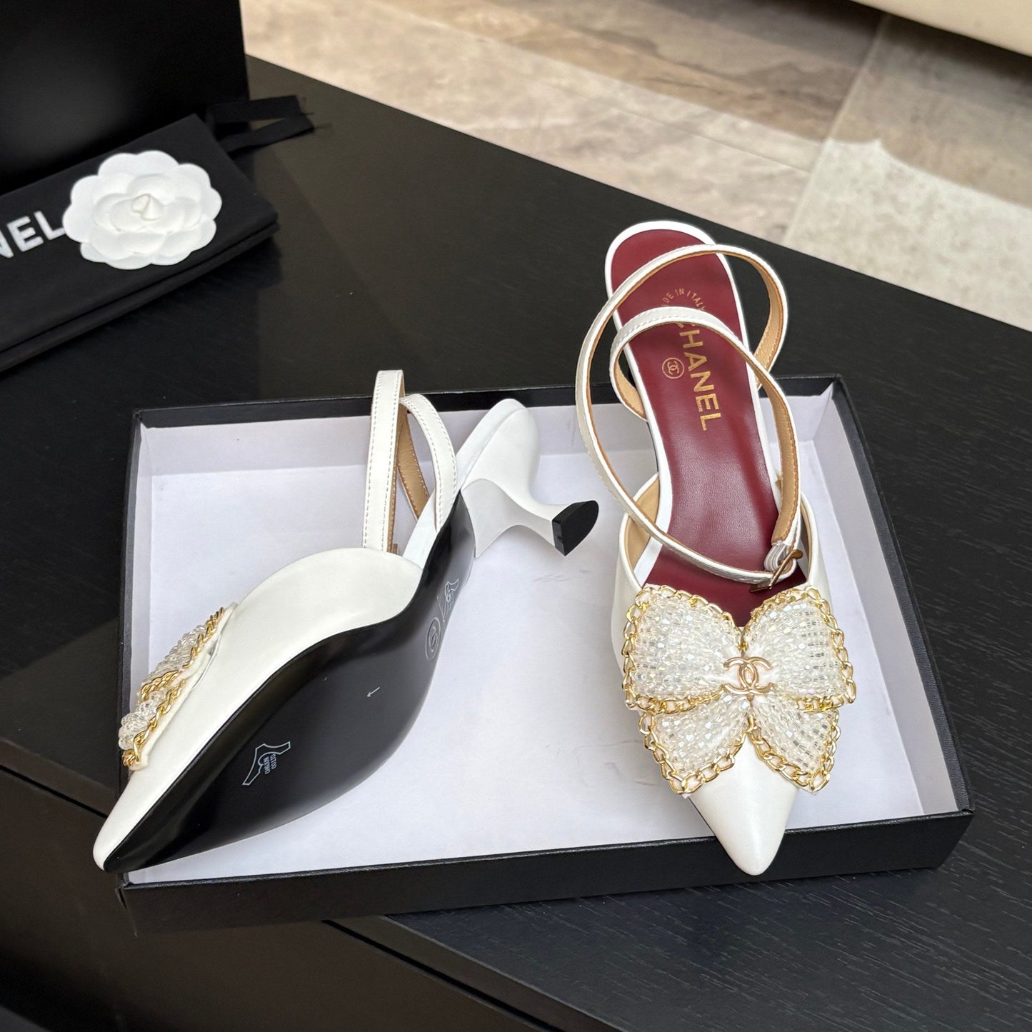 CC 26P Rhinestone-Encrusted Bow Slingback White Leather 907740