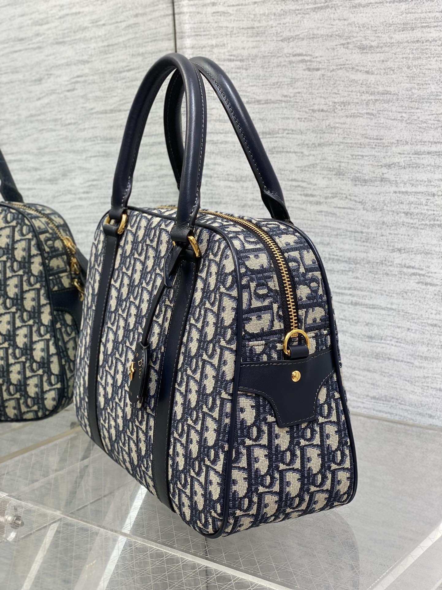 CD D-Vibe bowling bag 31 blue obliaue fabric