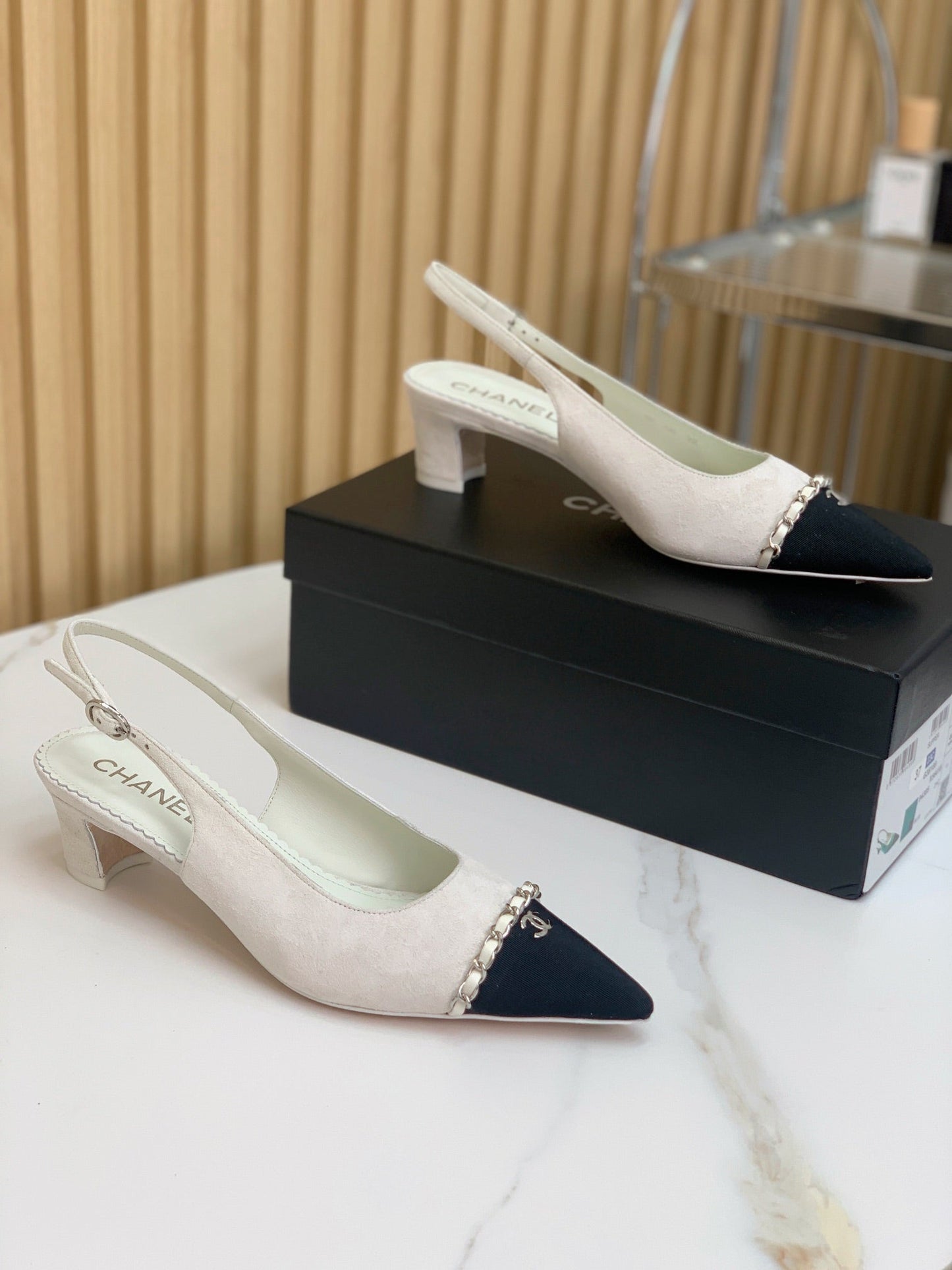 CC 26s Slingback 4.5cm Chain Light Grey Suede 792604