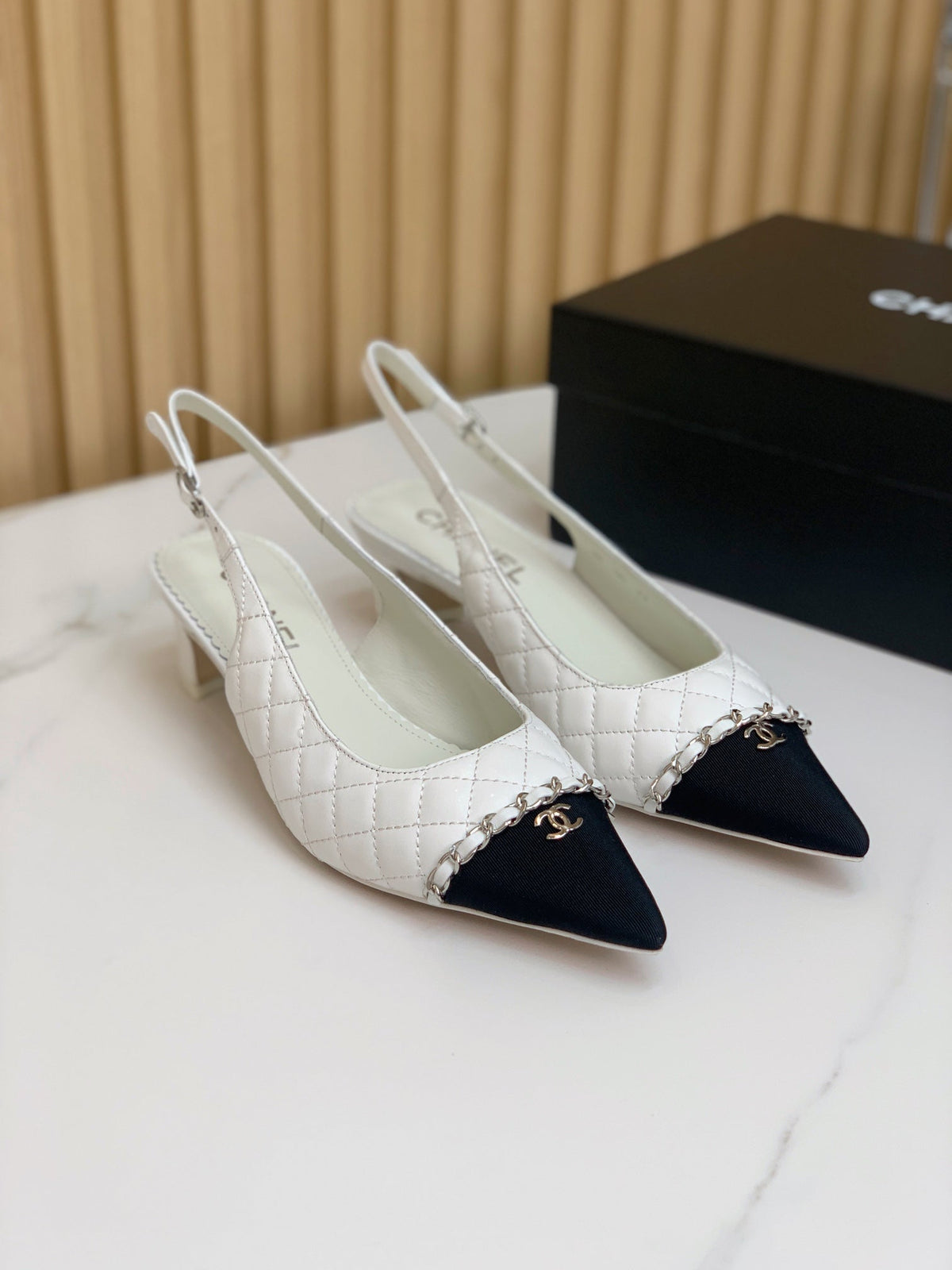 CC 26s Slingback 4.5cm Chain White Quilted Lambskin 792607