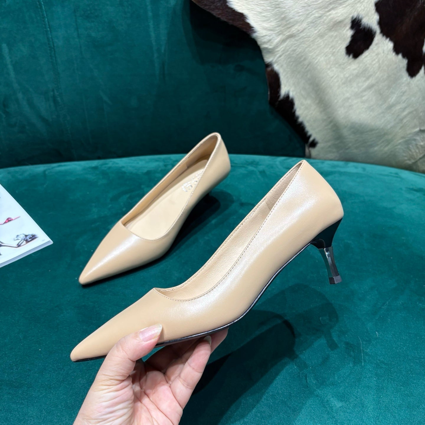 GG Pointed-Toe Slingback Light Beige Leather 741257