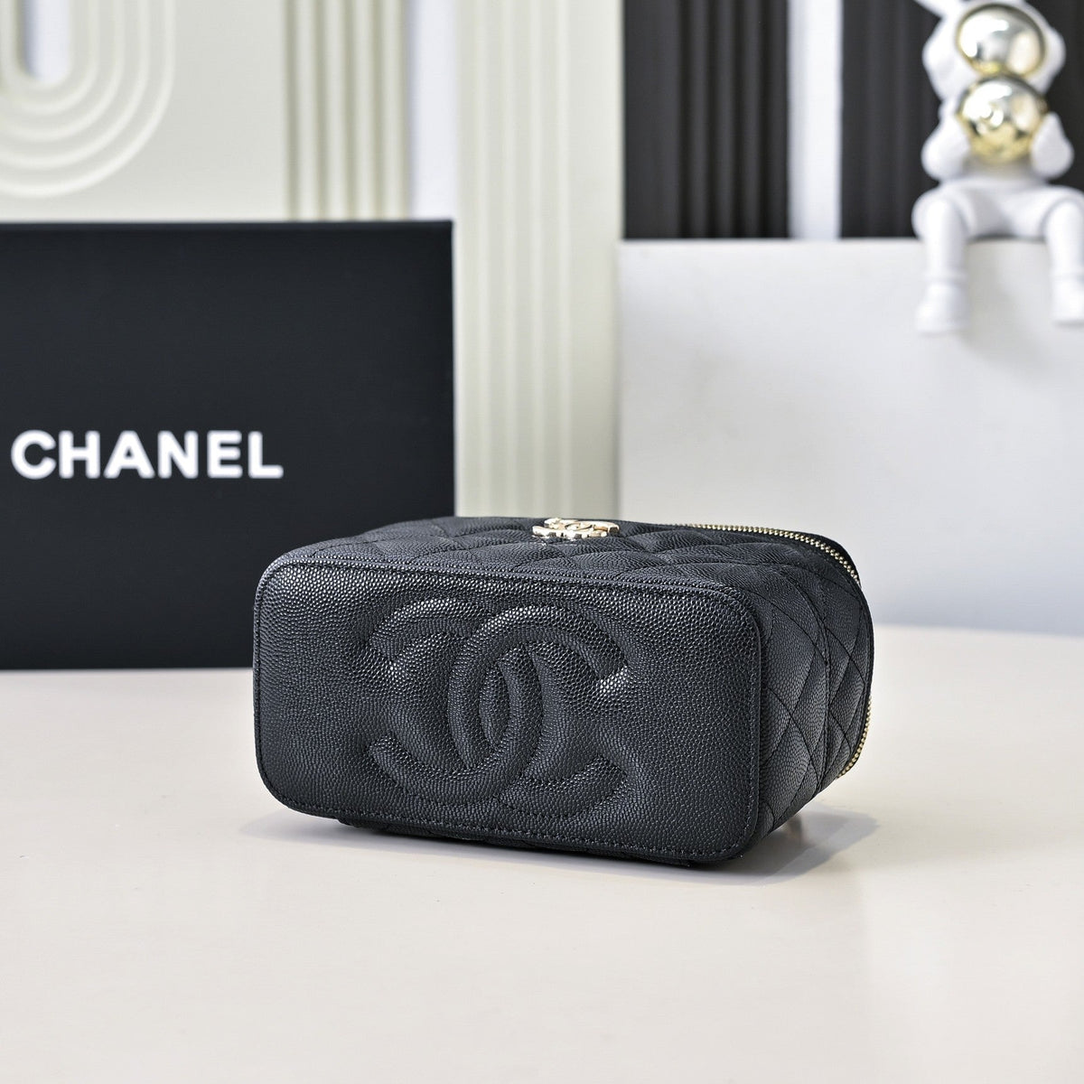 CC 25C Vanity Case Black Caviar Leather 286273