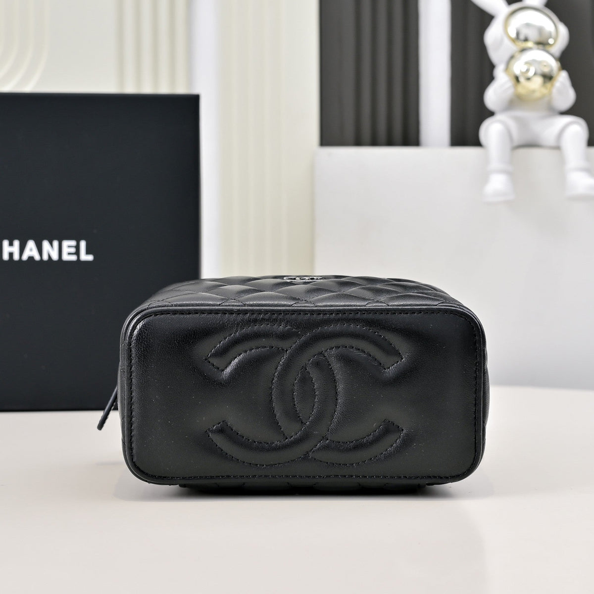 CC 26s Vanity Case Full Black Quilted Lambskin 286284