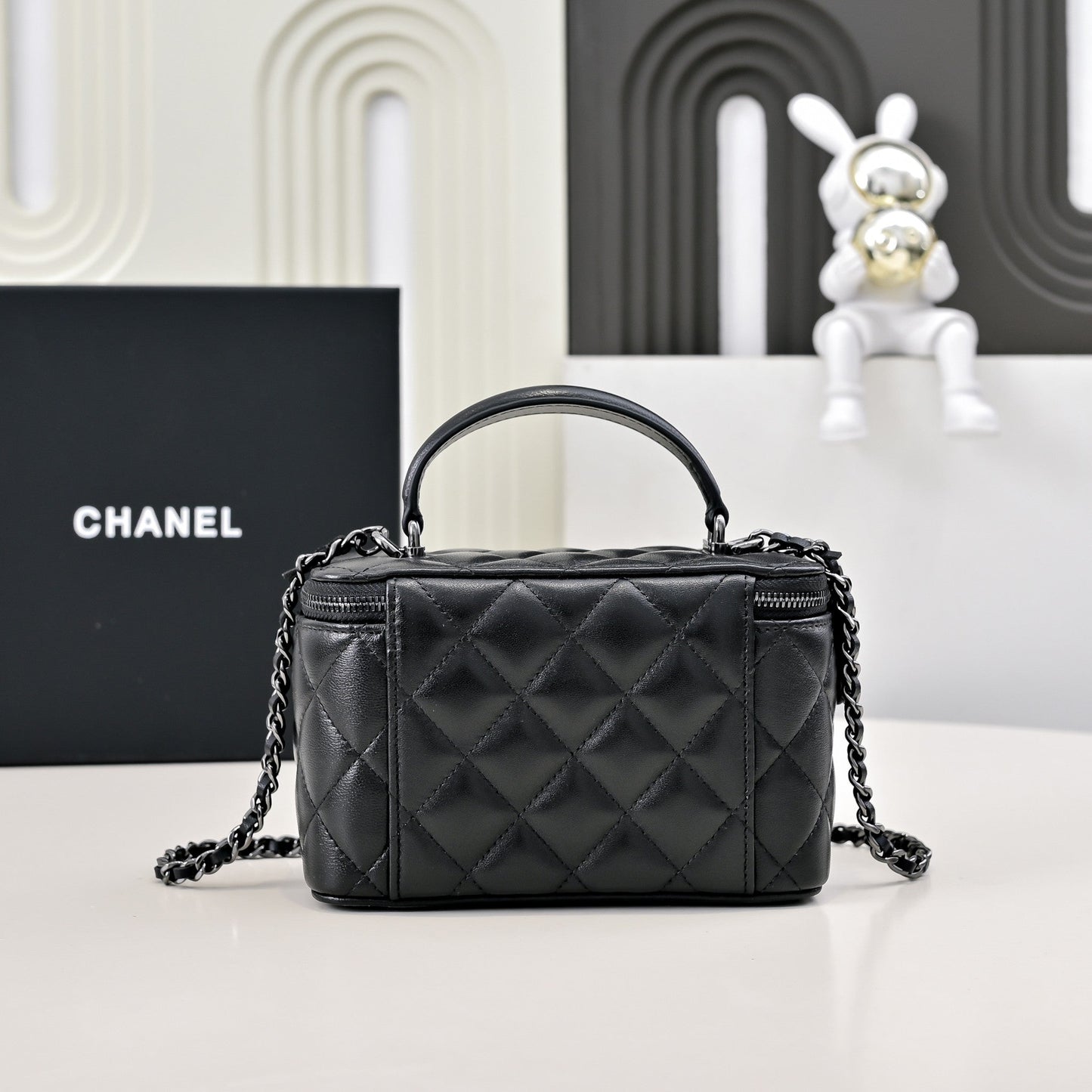 CC 26s Vanity Case Full Black Quilted Lambskin 286284