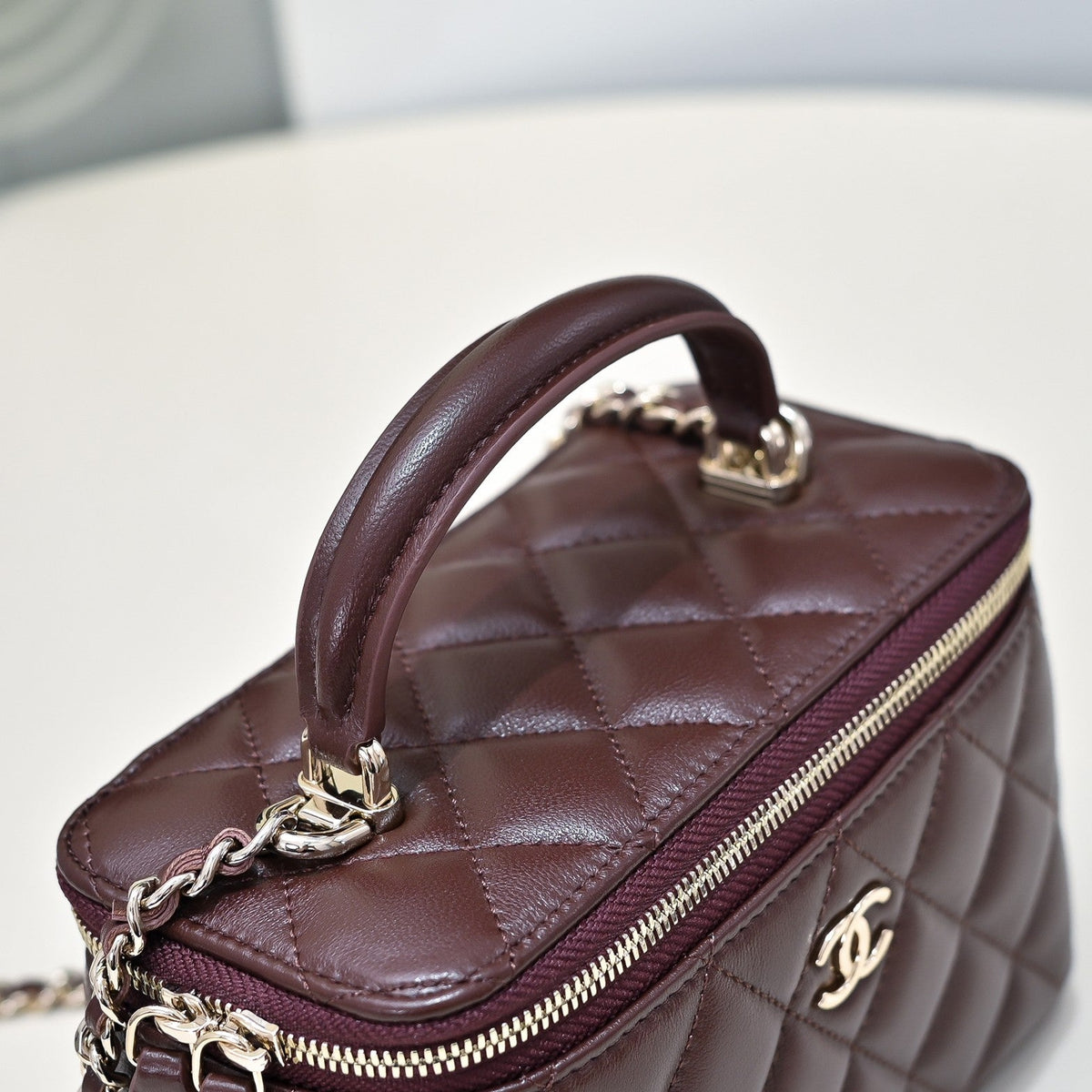 CC 26s Vanity Case Deep Burgundy Quilted Lambskin 286282