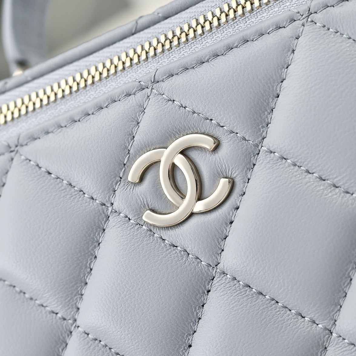CC 26s Vanity Case Light Grey Quilted Lambskin 286279