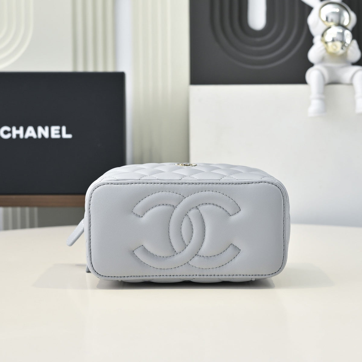 CC 26s Vanity Case Light Grey Quilted Lambskin 286279