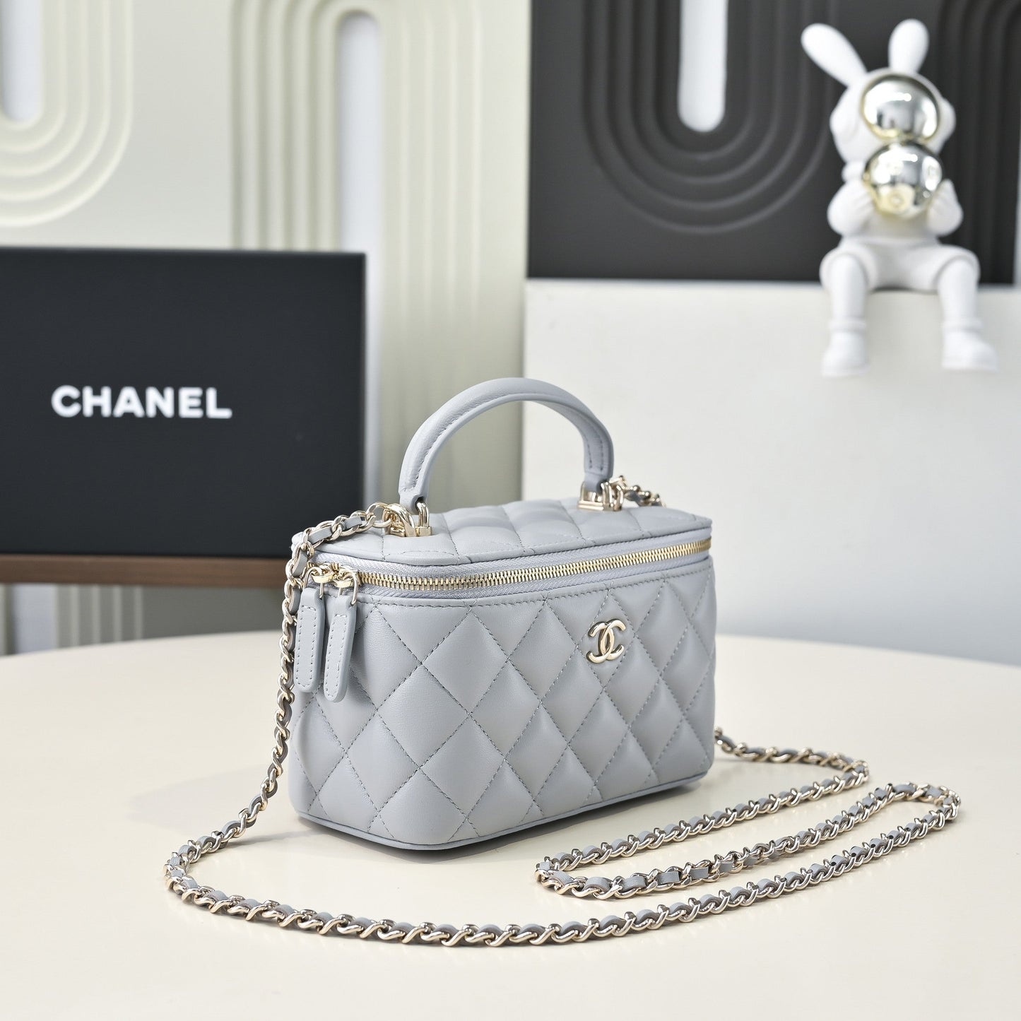 CC 26s Vanity Case Light Grey Quilted Lambskin 286279