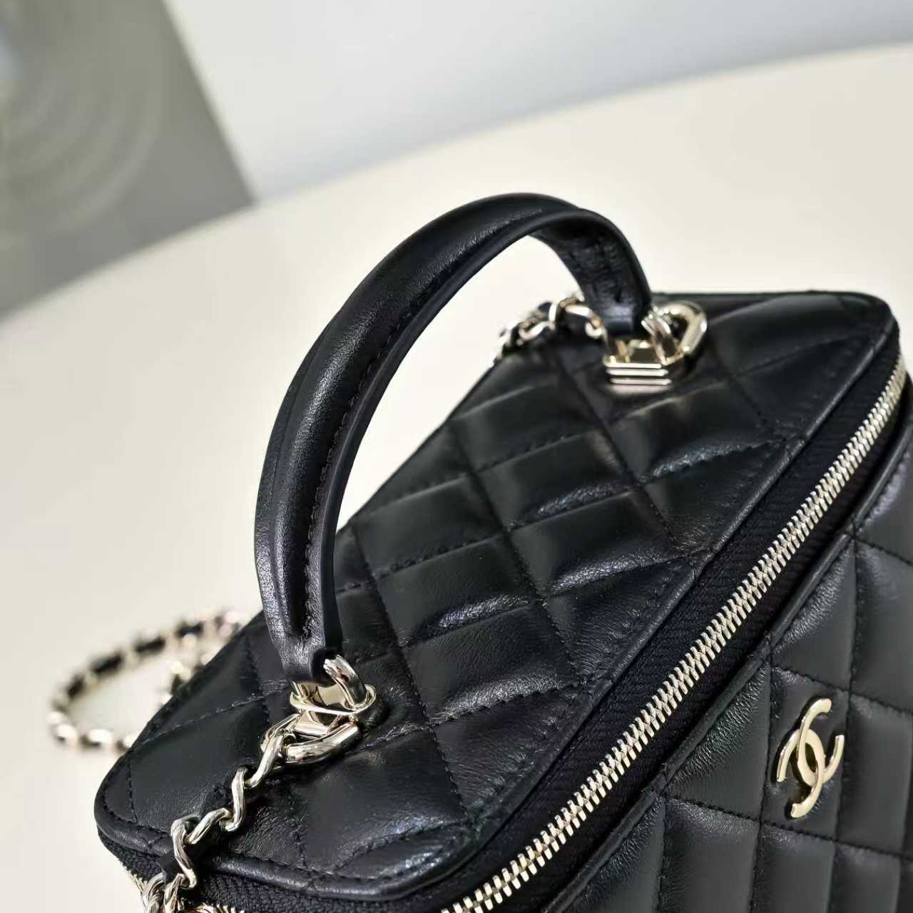CC 26s Vanity Case Black Quilted Lambskin 286289
