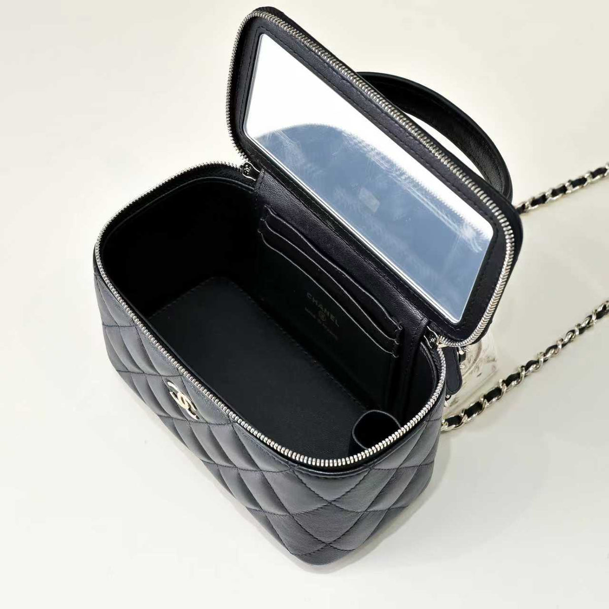 CC 26s Vanity Case Black Quilted Lambskin 286289