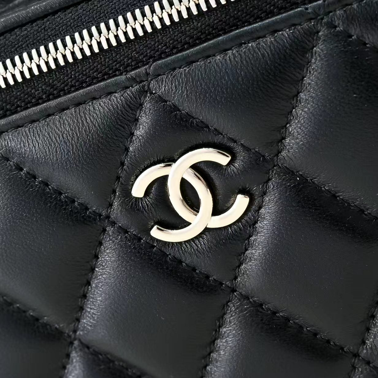 CC 26s Vanity Case Black Quilted Lambskin 286289