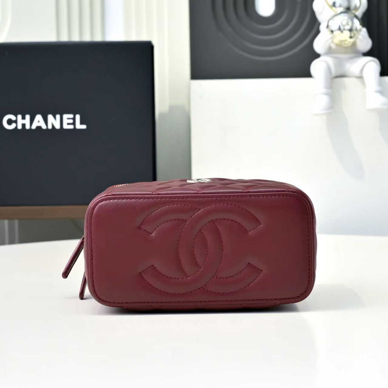 CC 26s Vanity Case Burgundy Quilted Lambskin 286285