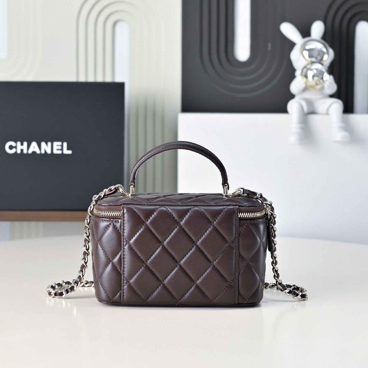 CC 26s Vanity Case Chocolate Quilted Lambskin 286283