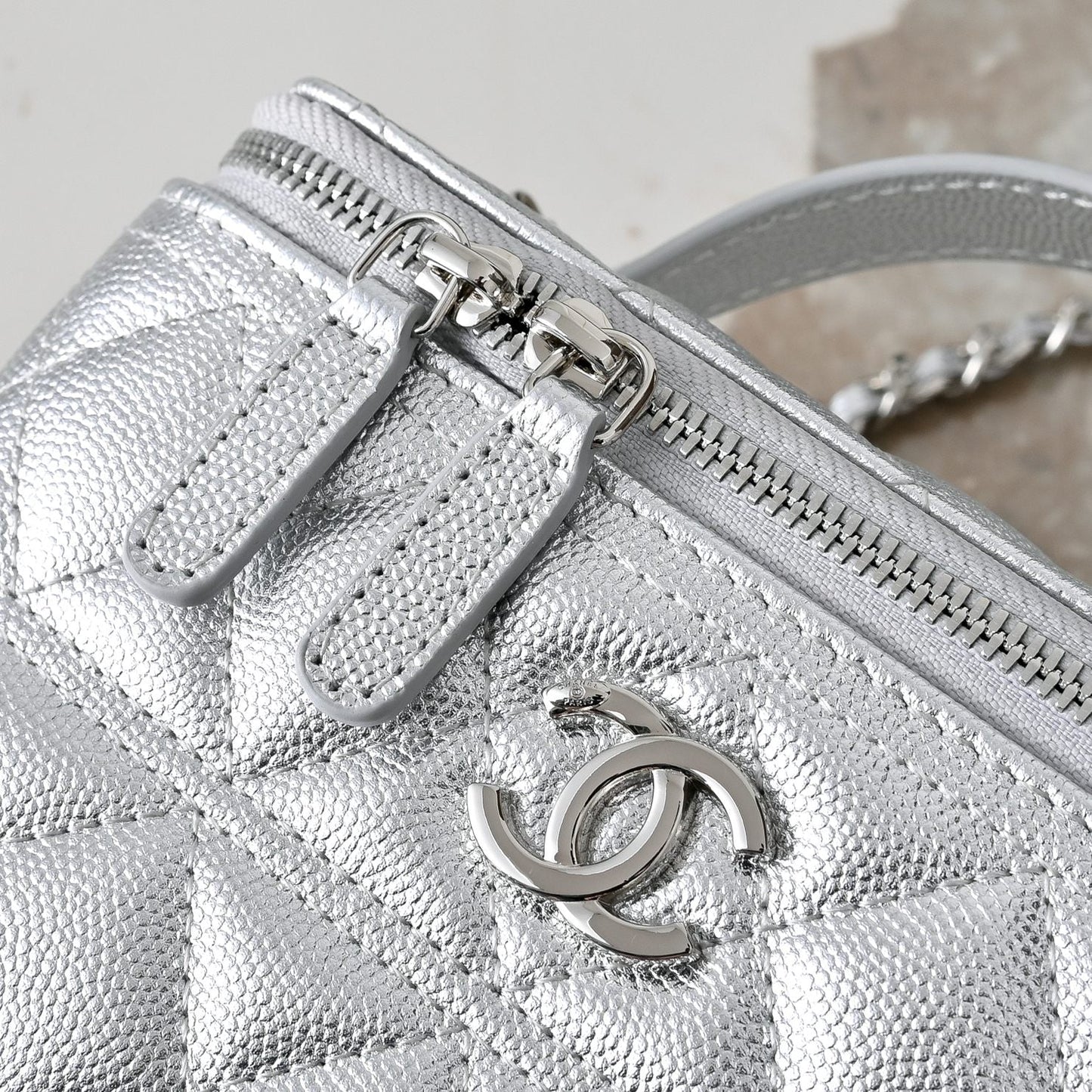 CC 25C Vanity Case Metallic Sliver Caviar Leather 286275