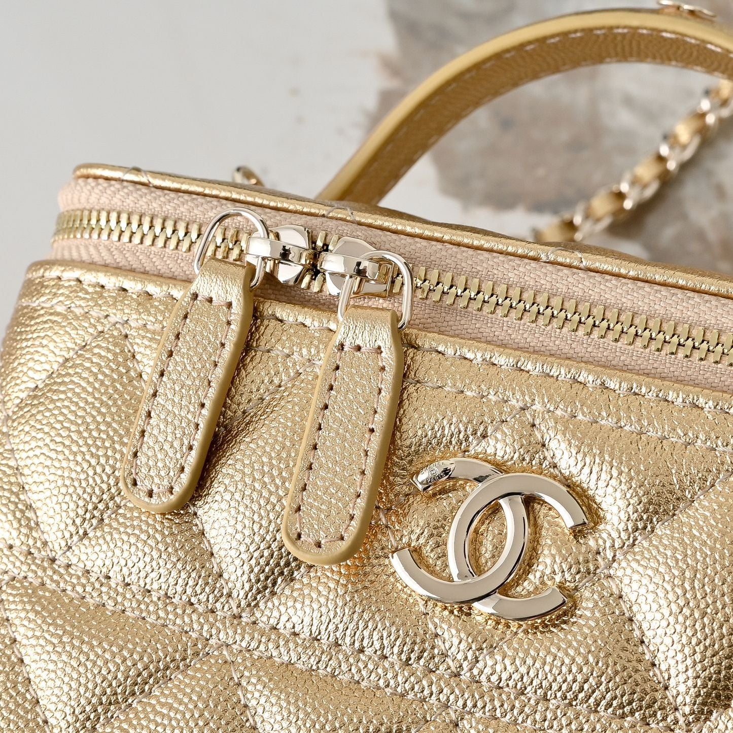 CC 25C Vanity Case Metallic Gold Caviar Leather 286276
