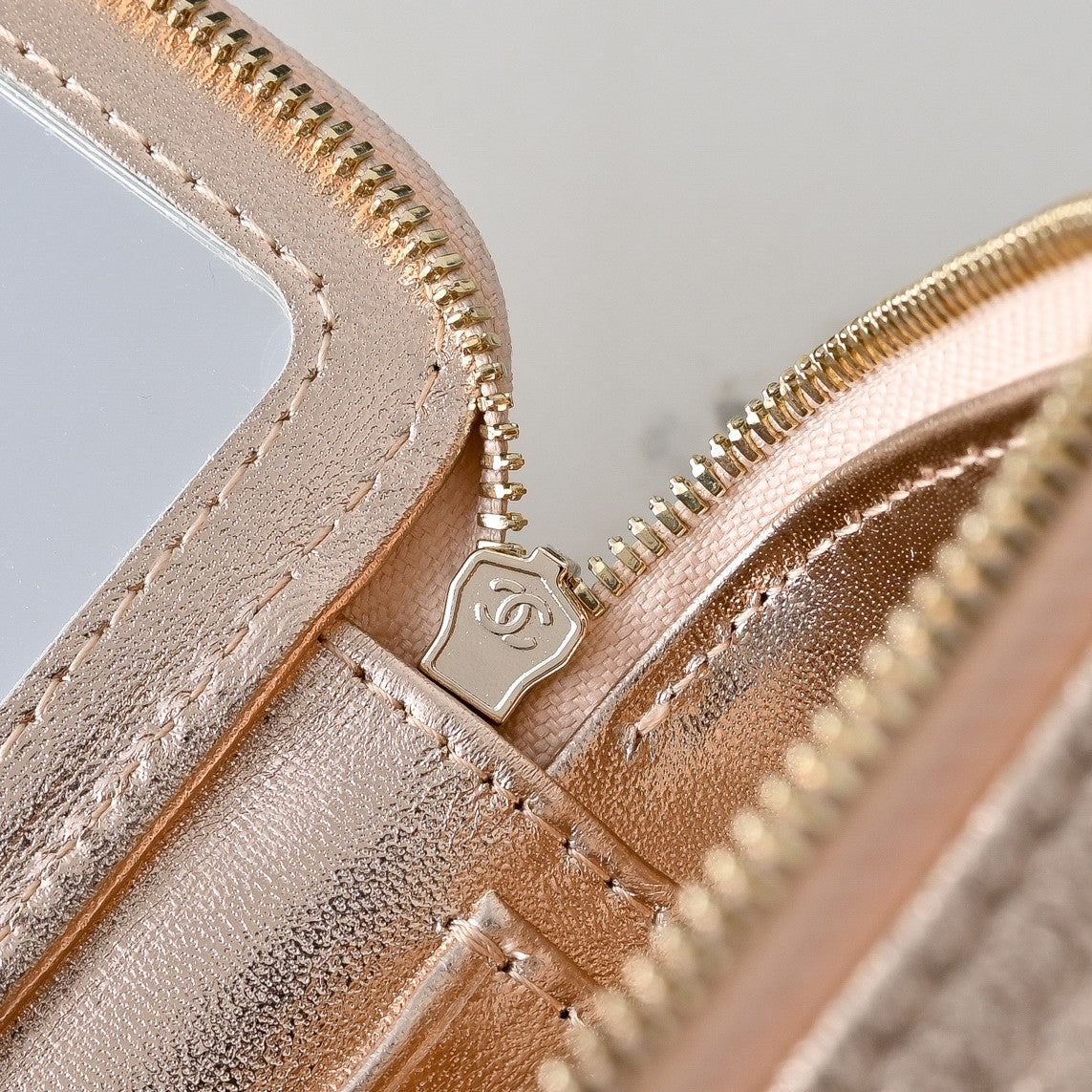 CC 25C Vanity Case Metallic Copper Caviar Leather 286277