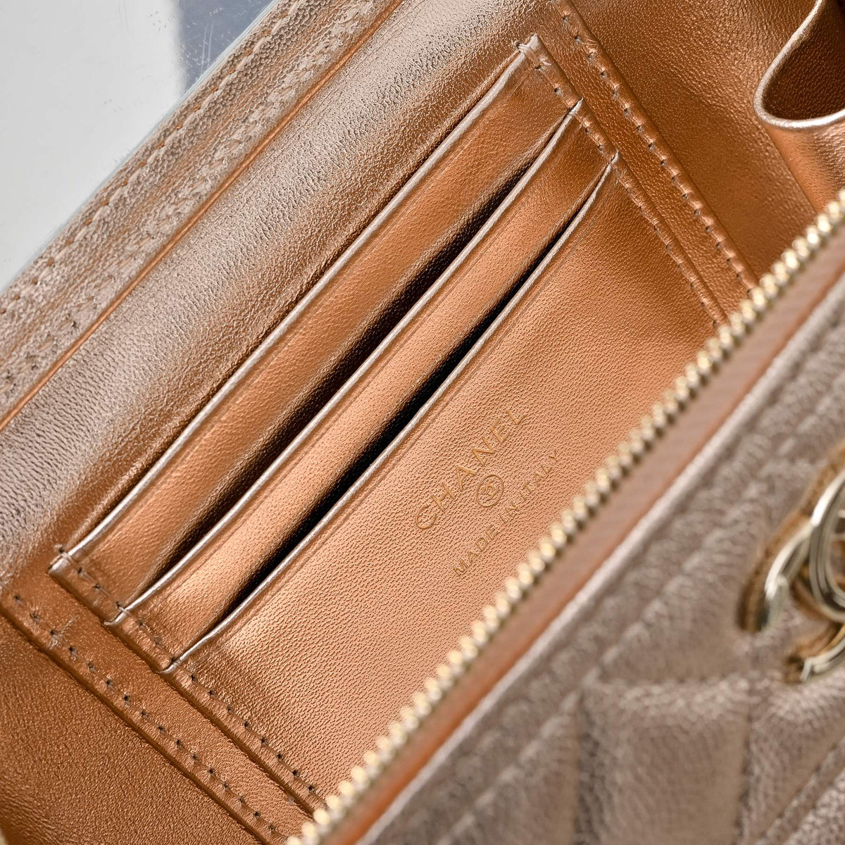 CC 25C Vanity Case Metallic Copper Caviar Leather 286277