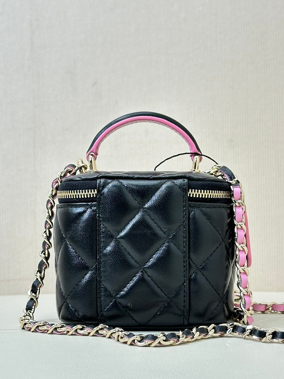 vanity shoulder bag top handle 10cm black pink lambskin