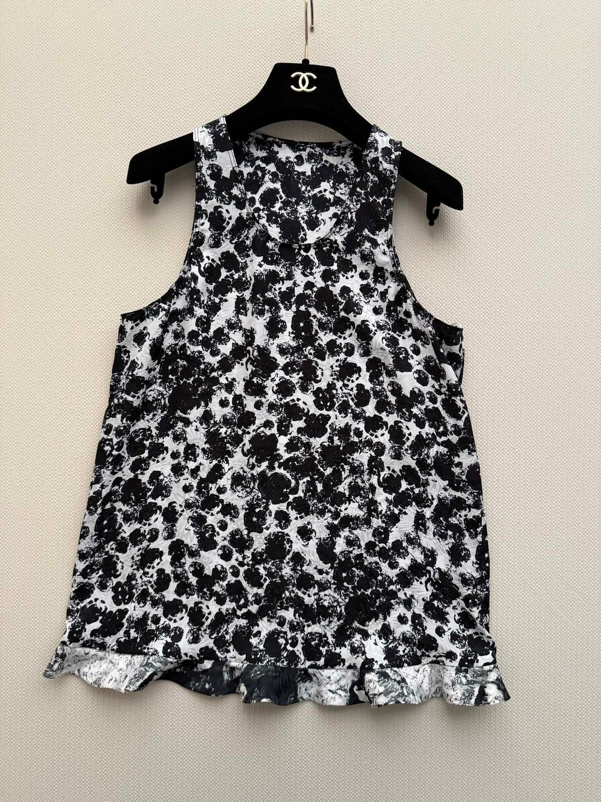 CC 26s Printed Sleeveless Vest Black White Silk 363756