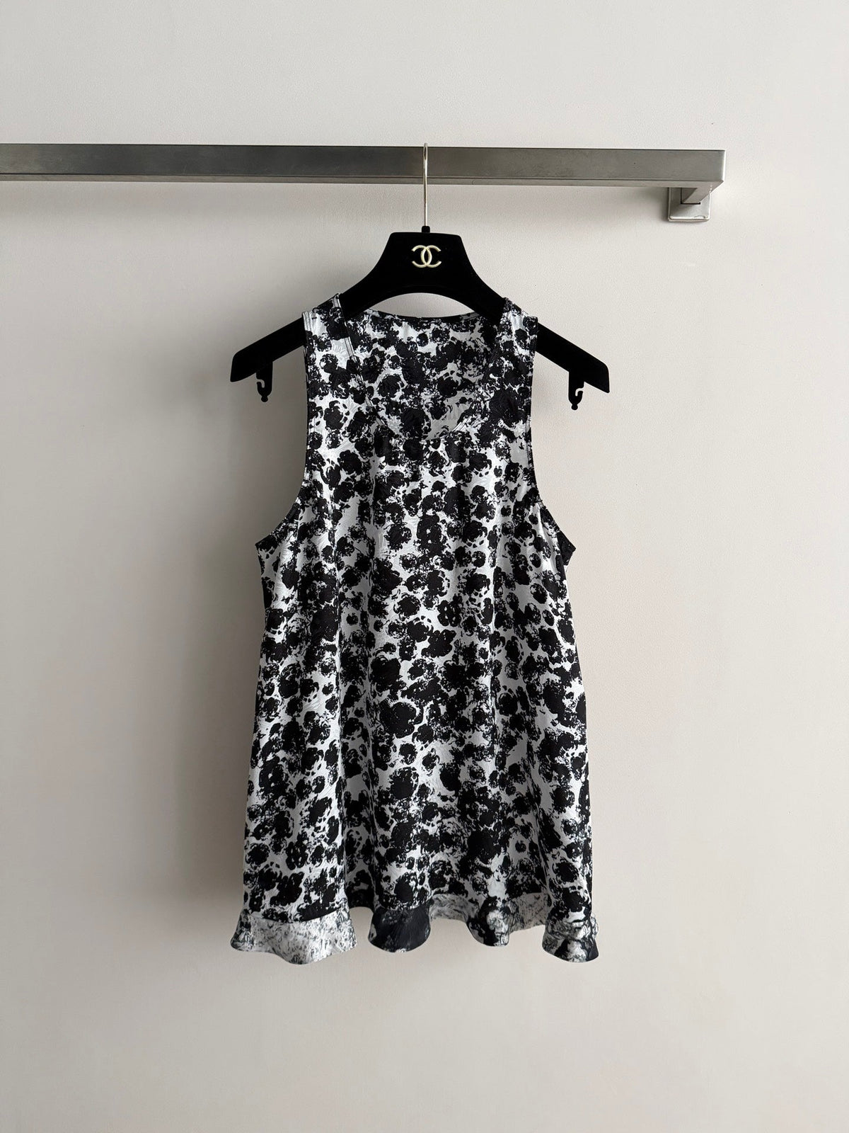 CC 26s Printed Sleeveless Vest Black White Silk 363756
