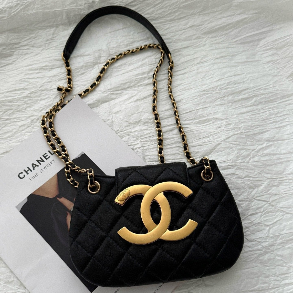24c cc hobo bag 20cm black lambskin gold hardware