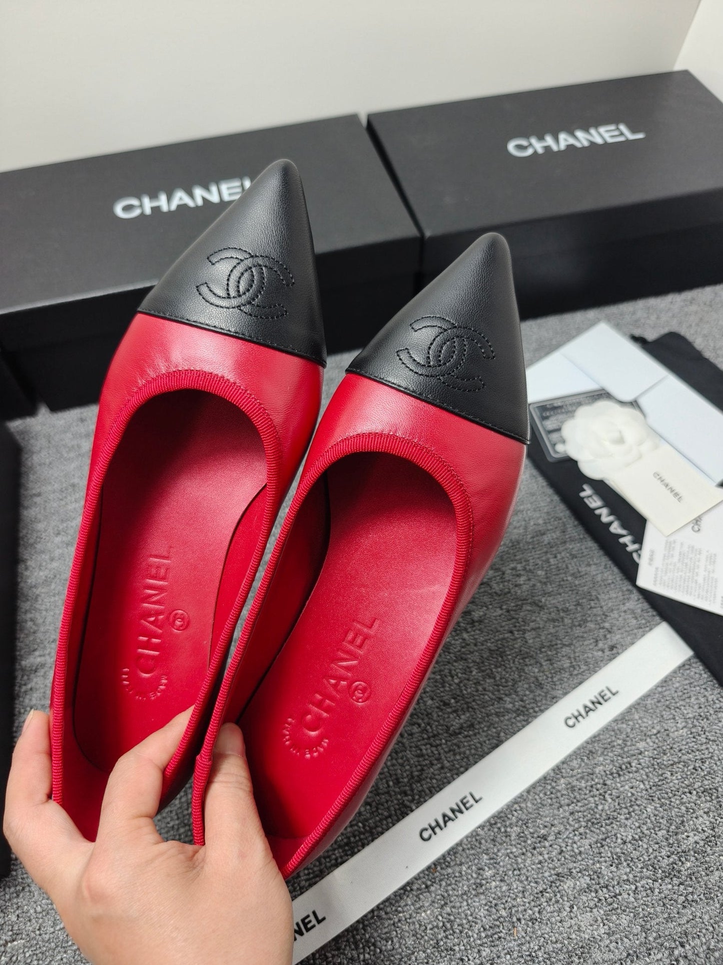 CC 26s Ballet Flat Black Red Leather 681964