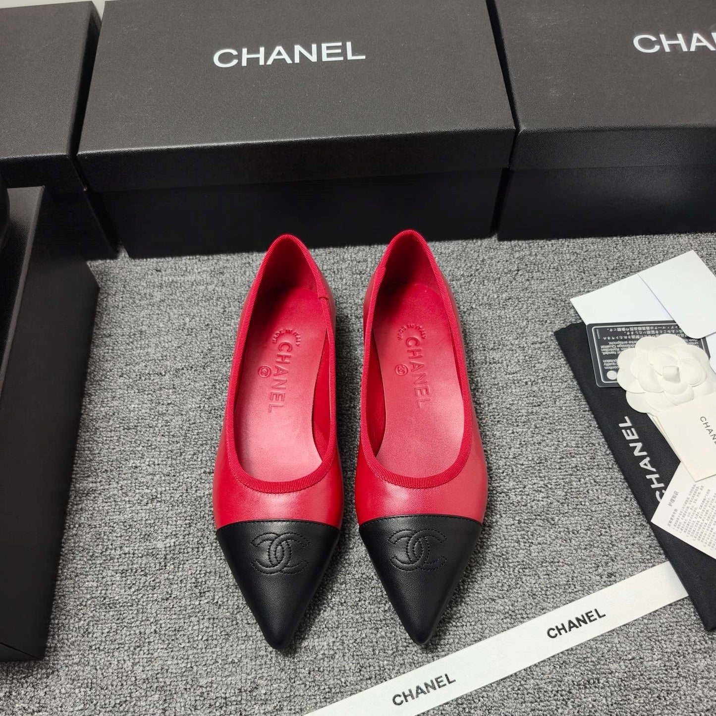 CC 26s Ballet Flat Black Red Leather 681964