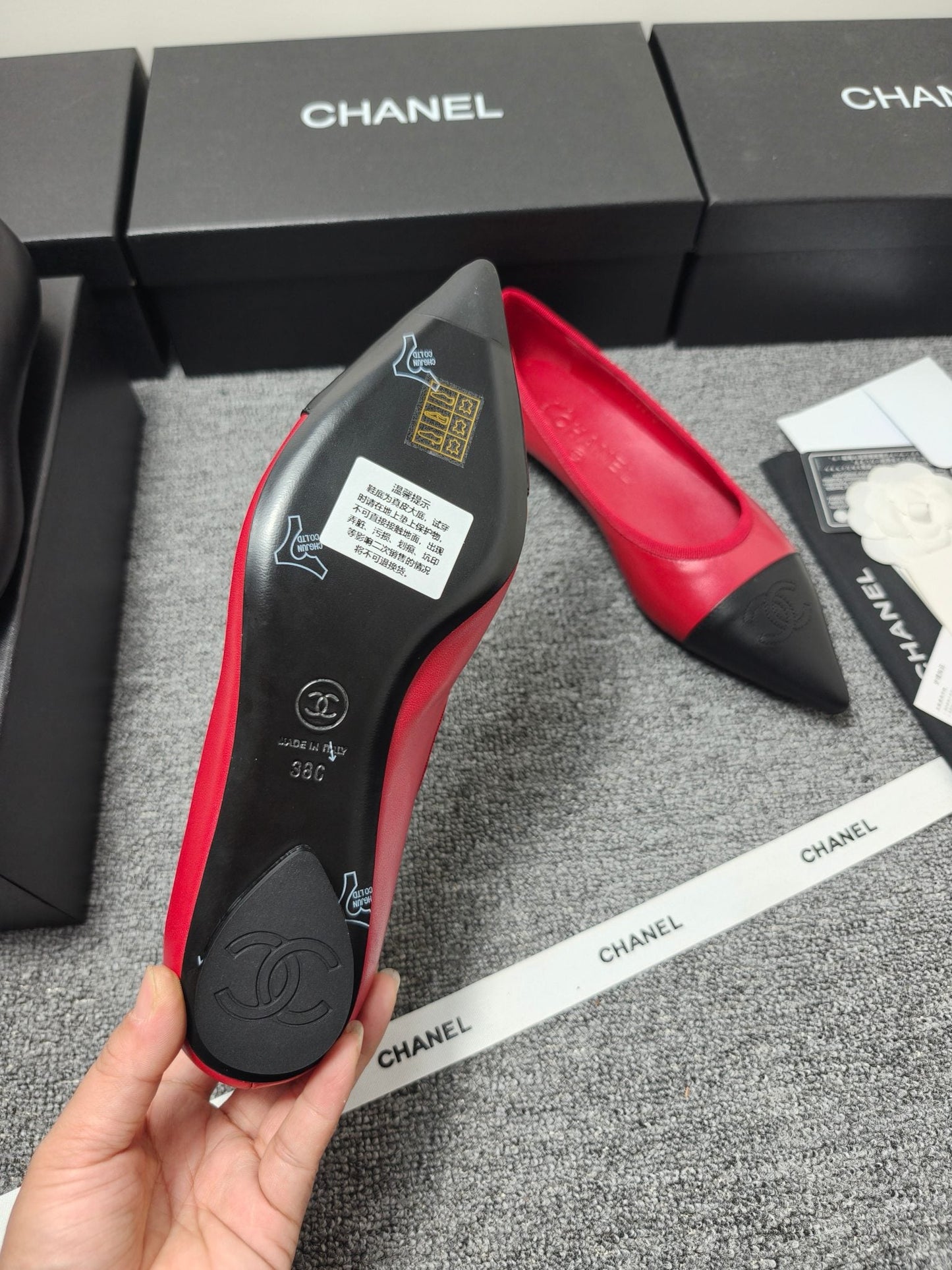 CC 26s Ballet Flat Black Red Leather 681964