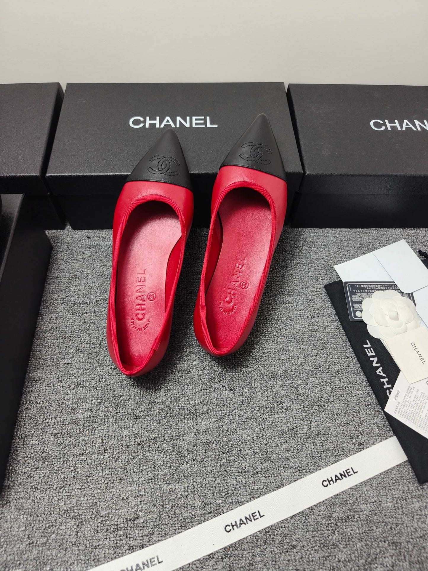 CC 26s Ballet Flat Black Red Leather 681964