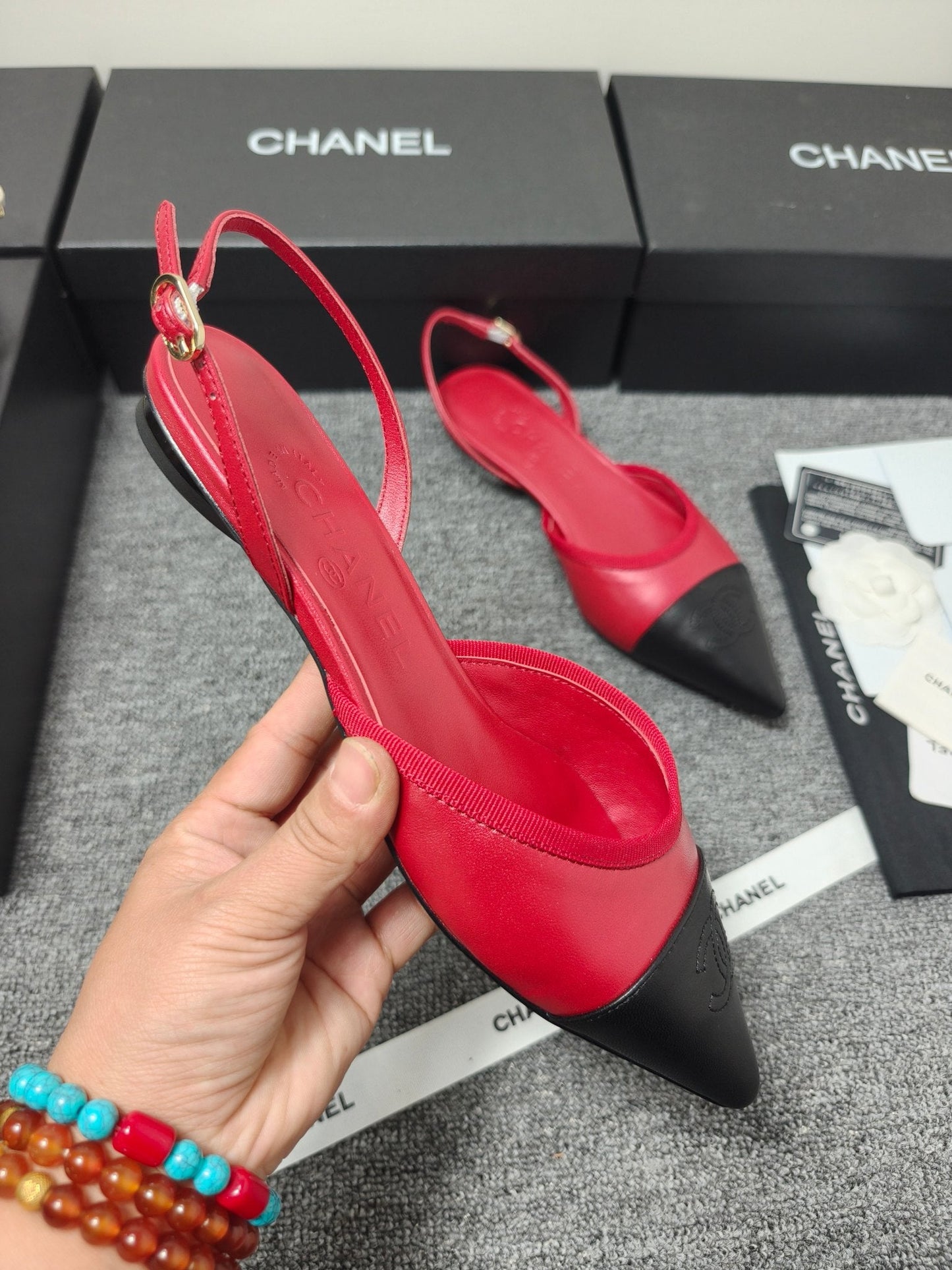 CC 26s Slingback Pointed Black Red Leather 681972