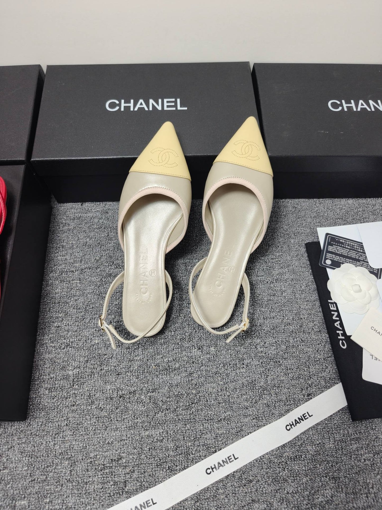CC 26s Slingback Pointed Khahi Yellow Leather 681973