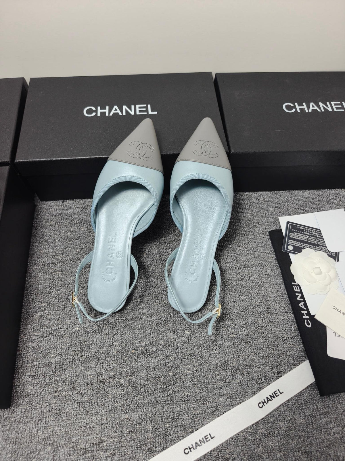 CC 26s Slingback Pointed Grey Blue Leather 681974