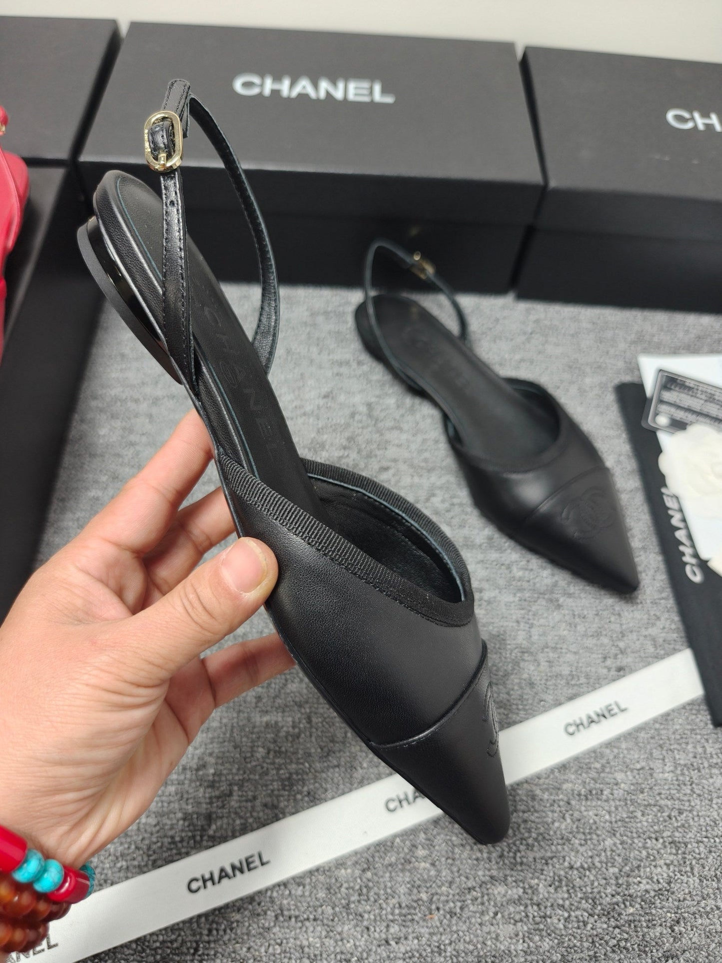 CC 26s Slingback Pointed Black Leather 681977