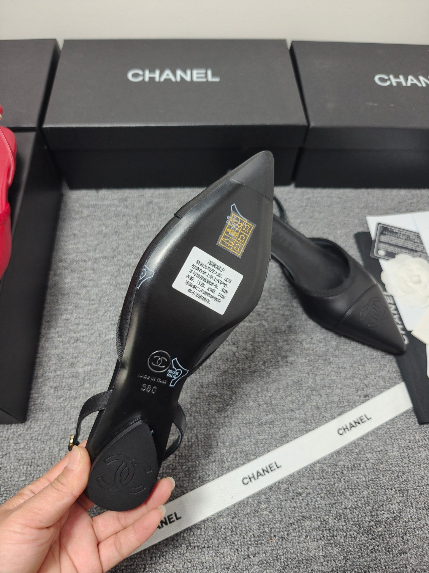 CC 26s Slingback Pointed Black Leather 681977