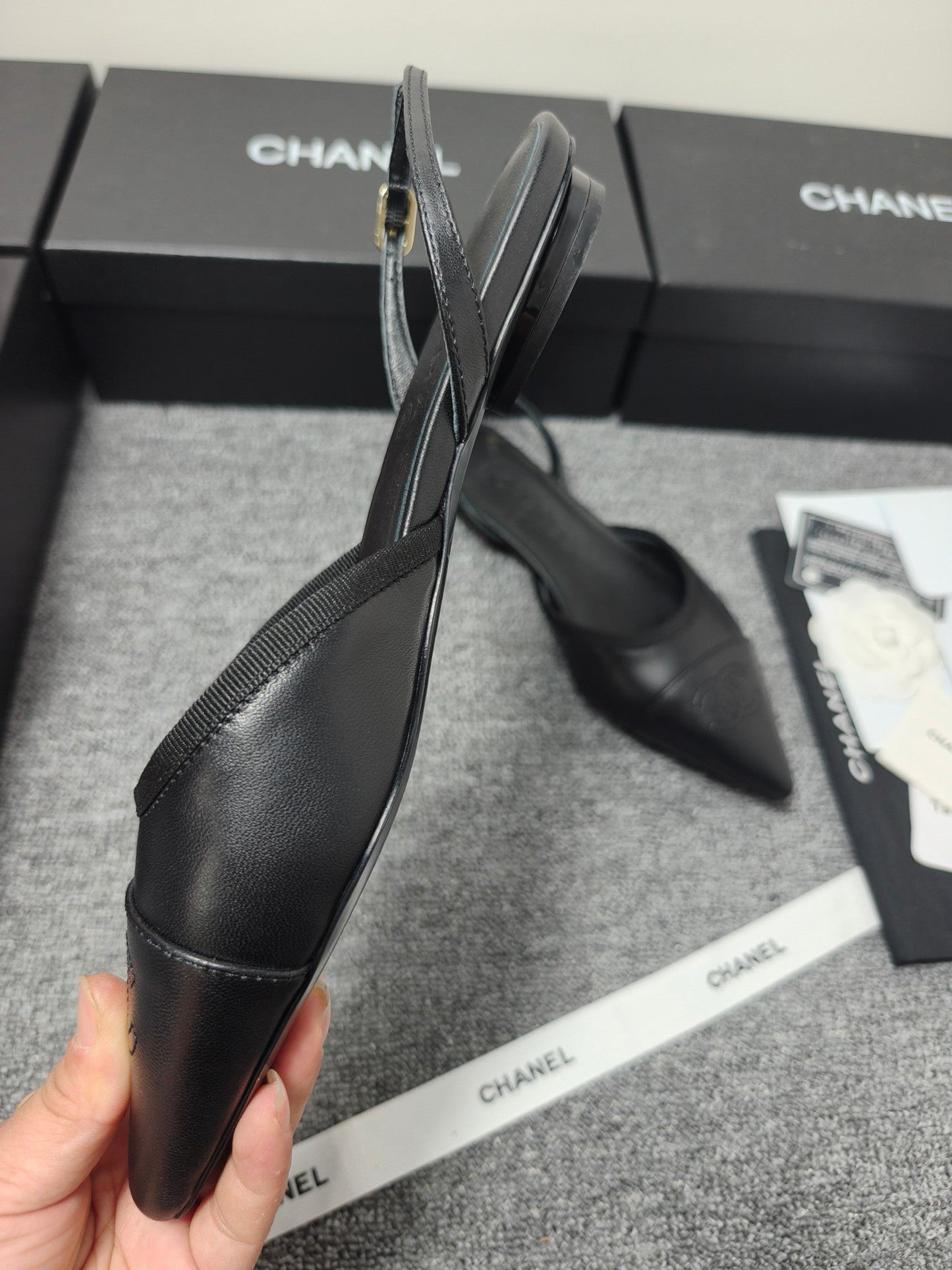 CC 26s Slingback Pointed Black Leather 681977