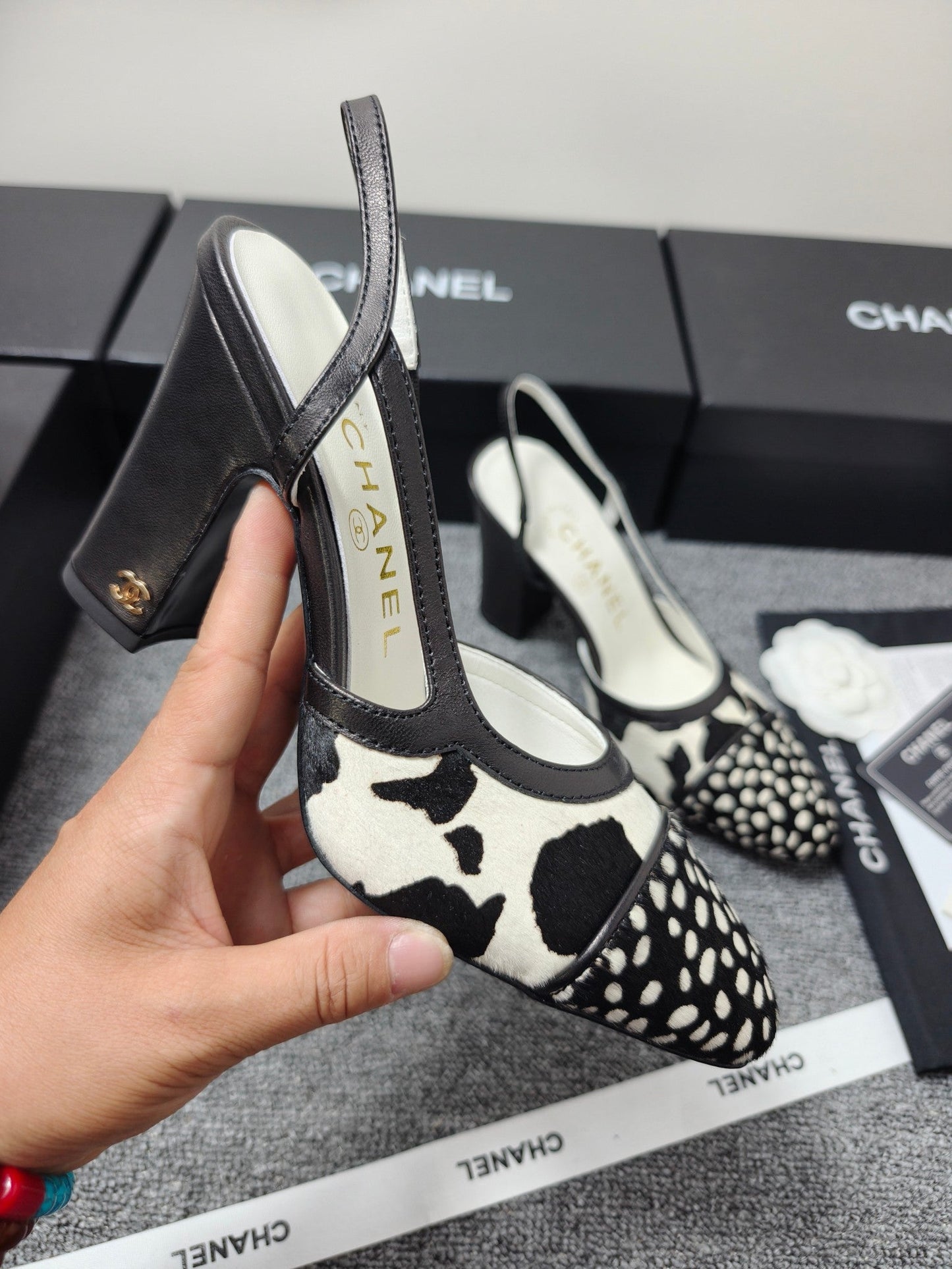 CC SS 2026 Slingbacks 9.5cm White Black Calfskin Lambskin