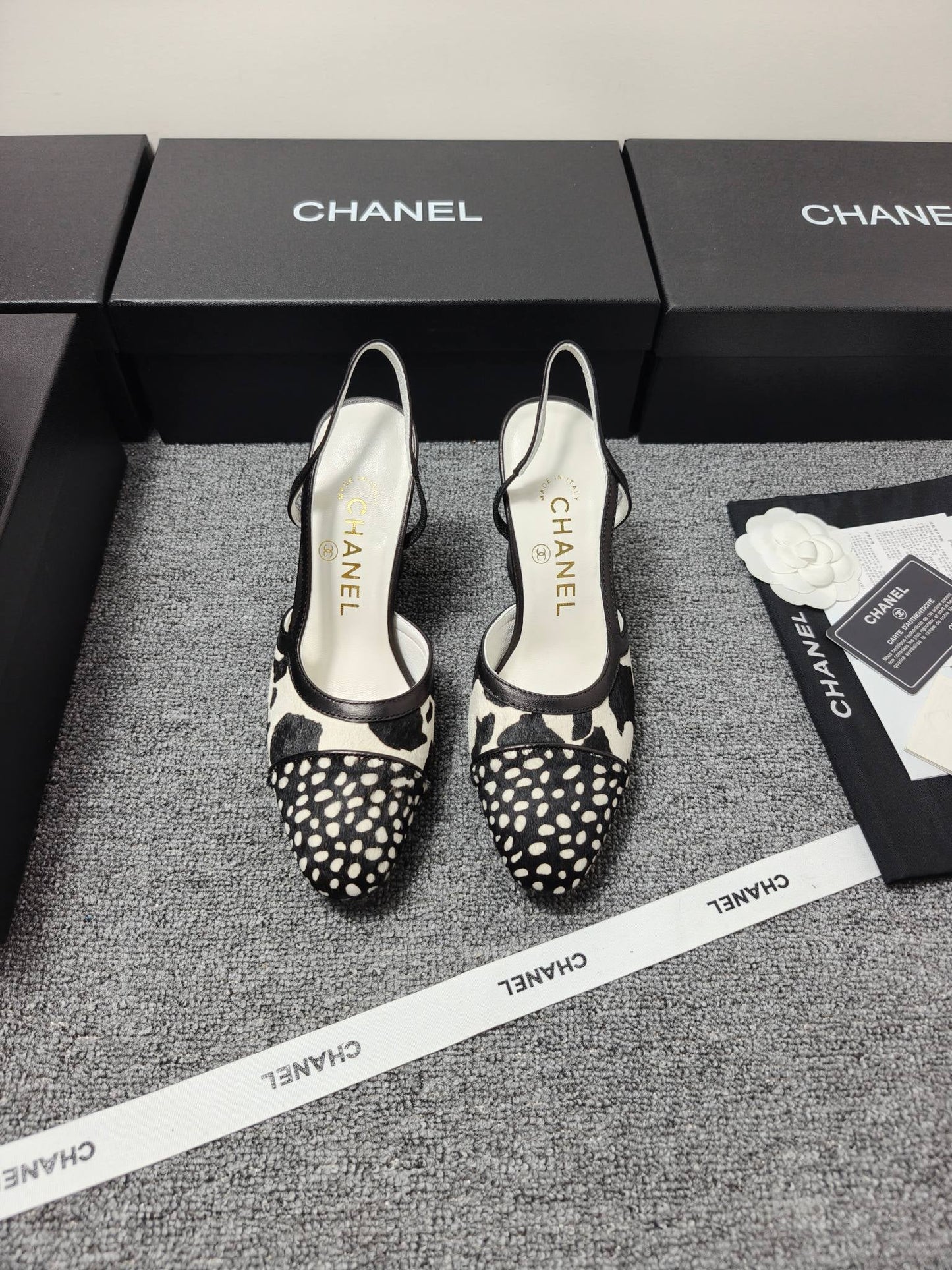 CC SS 2026 Slingbacks 9.5cm White Black Calfskin Lambskin