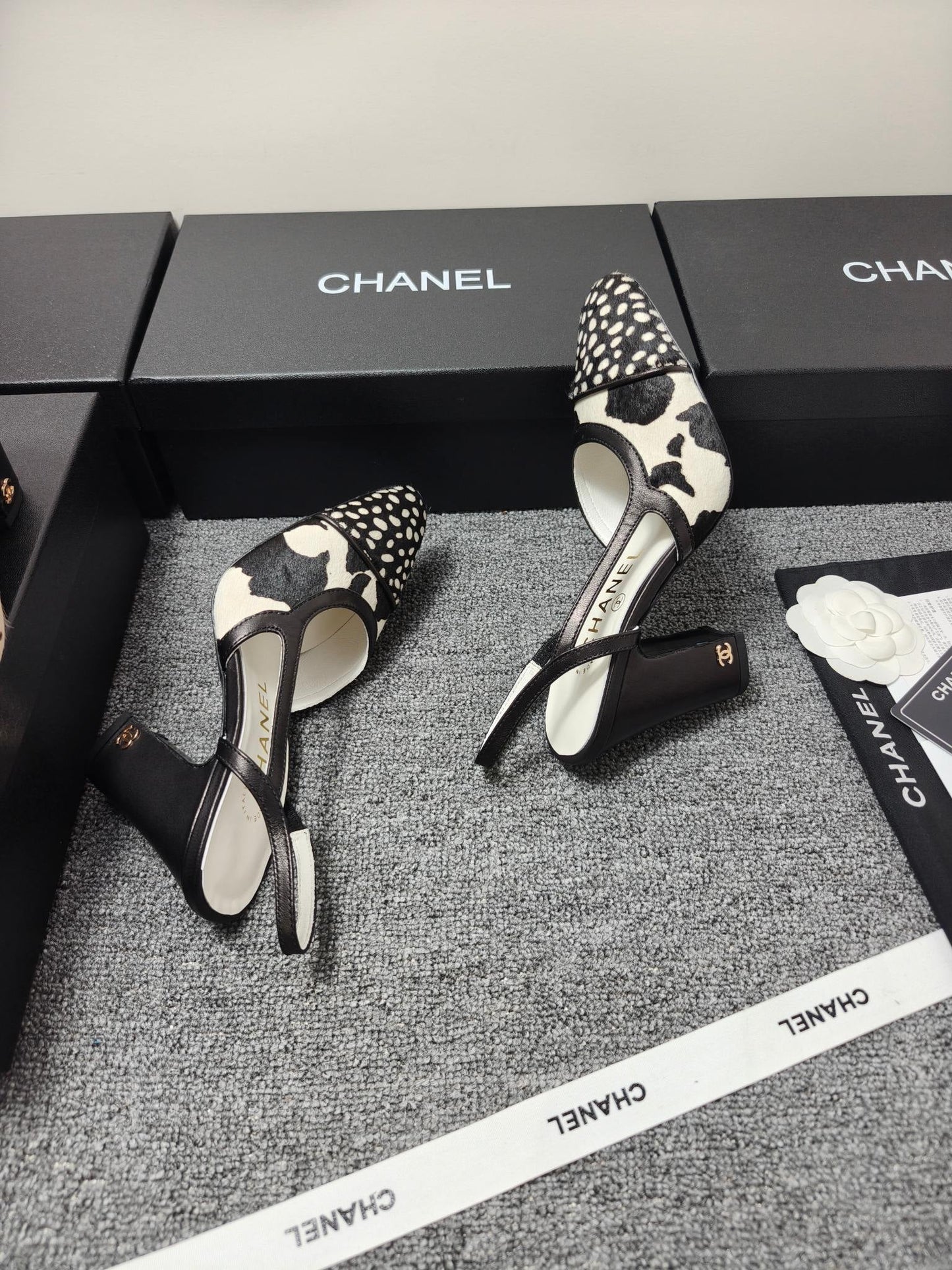CC SS 2026 Slingbacks 9.5cm White Black Calfskin Lambskin