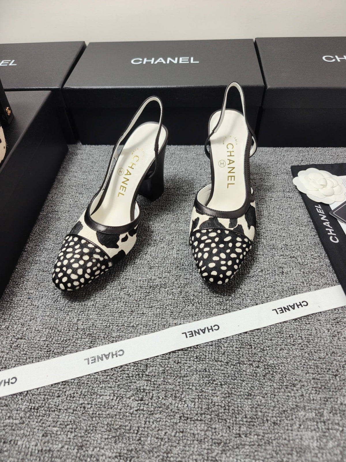 CC SS 2026 Slingbacks 9.5cm White Black Calfskin Lambskin