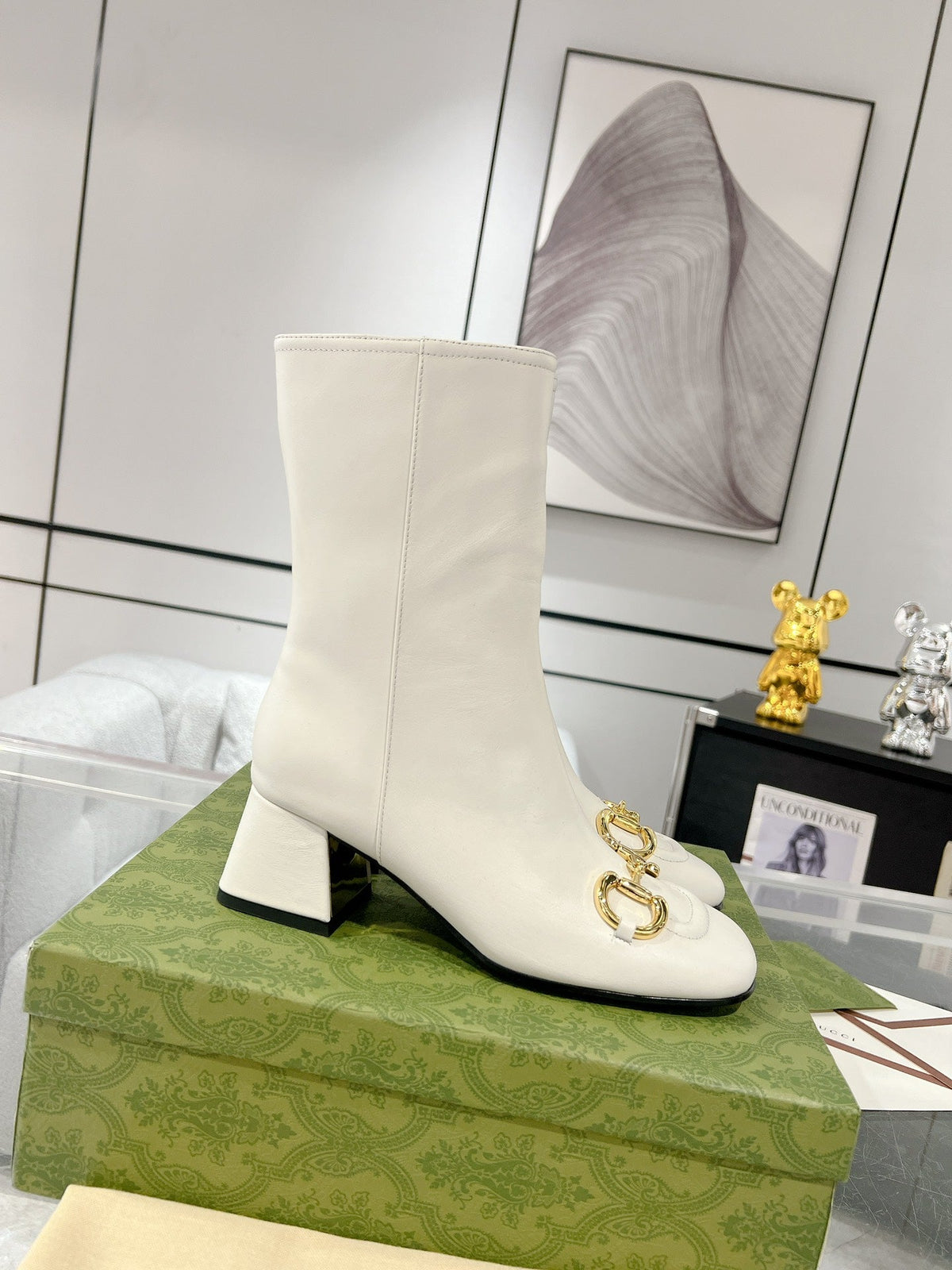 Gucci Horsebit Square Toe Mid-heeled Ankle Boots White Cowhide 490536