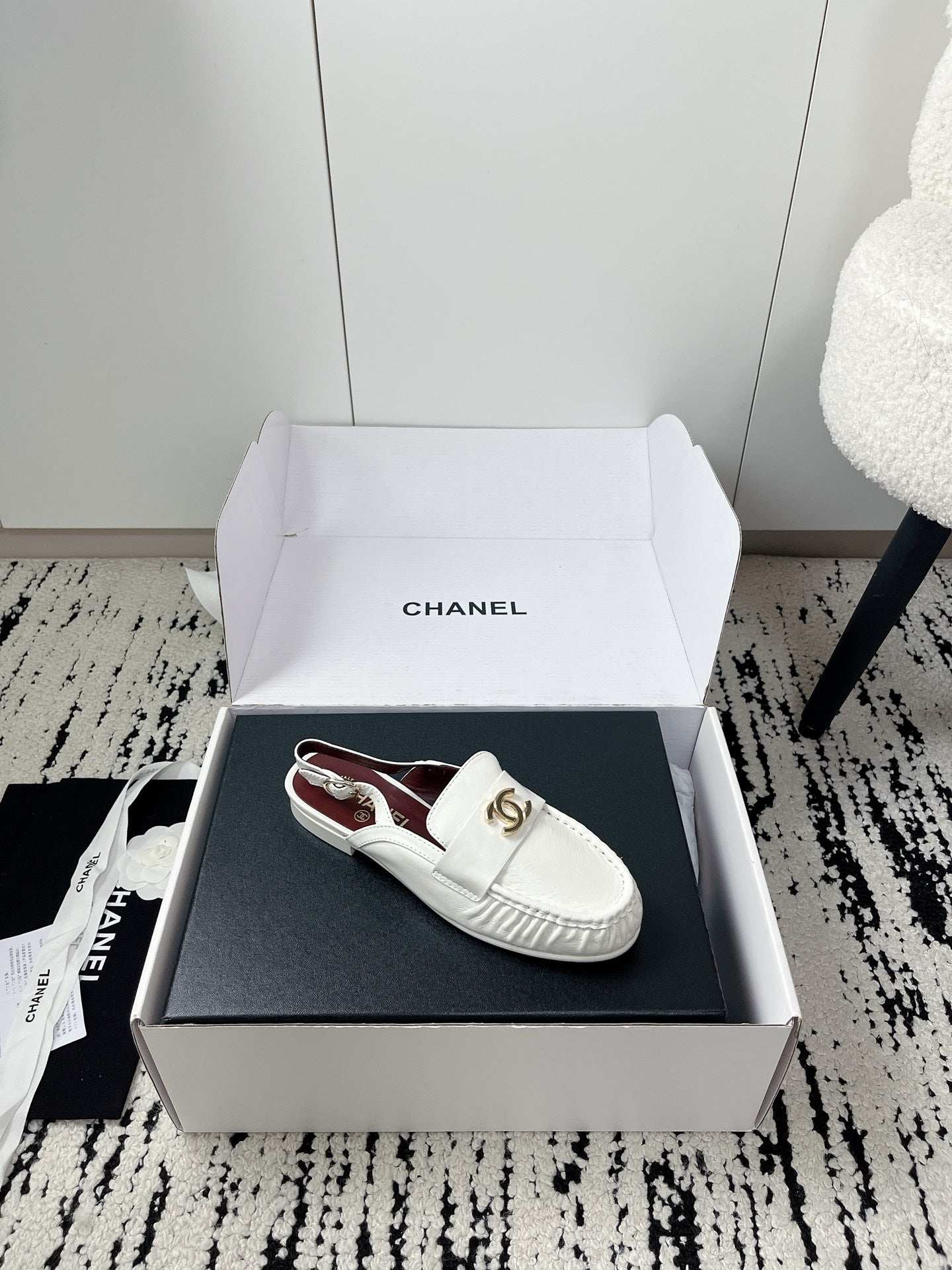 CC 26A Métiers d’art 2026 Slingback White Glossy Sheepskin 900759