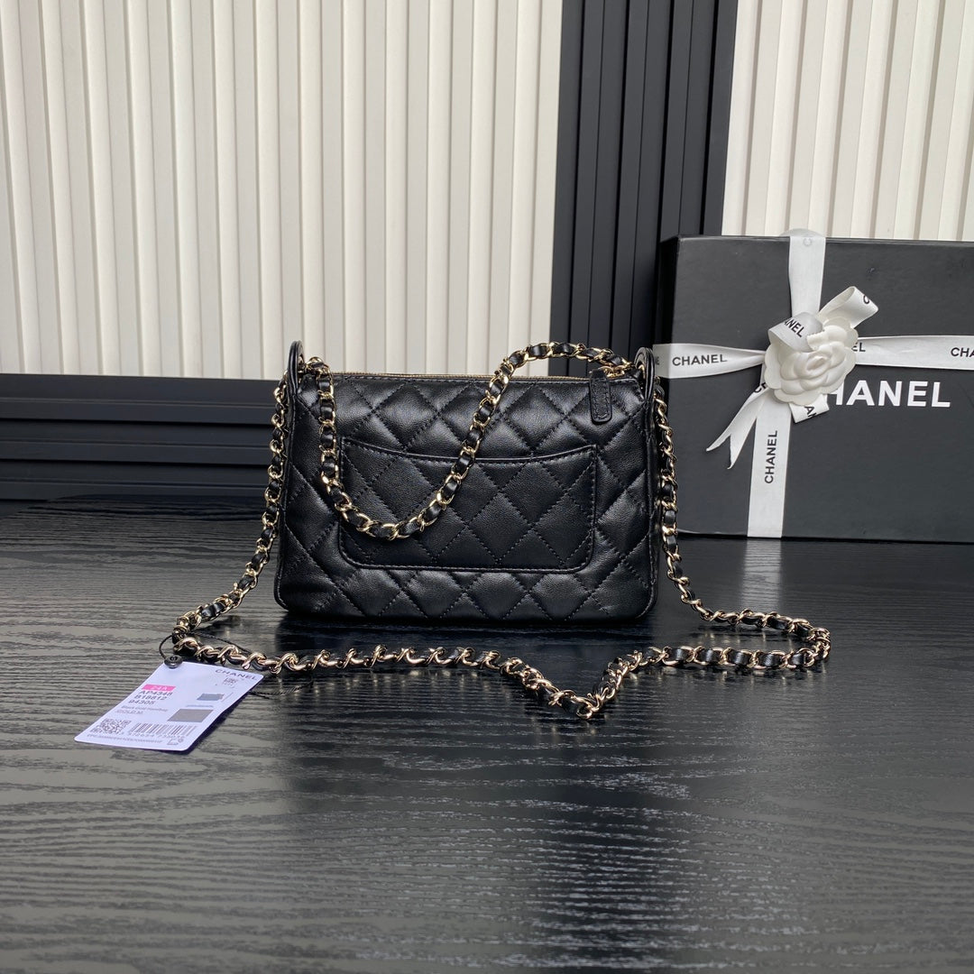 CC 25C Clutch With Strap 21cm Black Calfskin