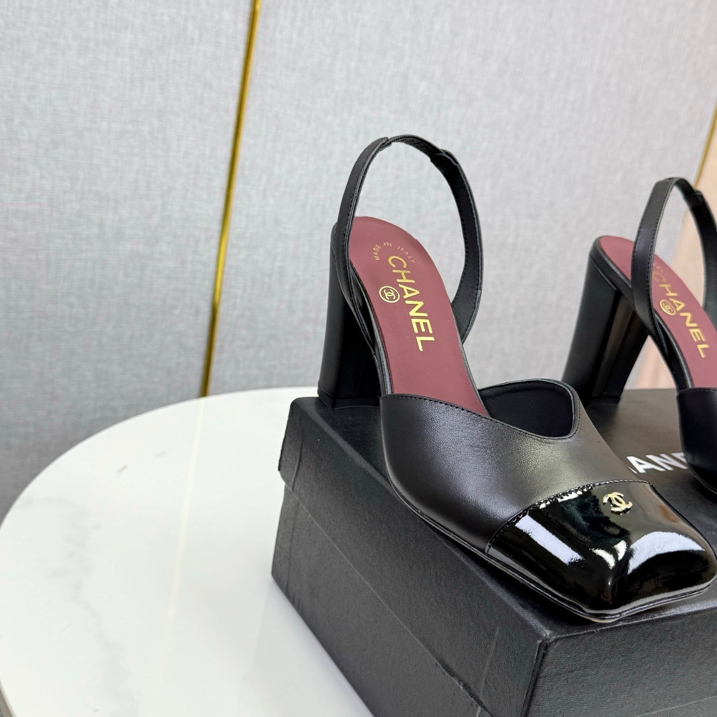 CC 25FW Square Toe Slingback Black Sheepskin Patent Leather 541134