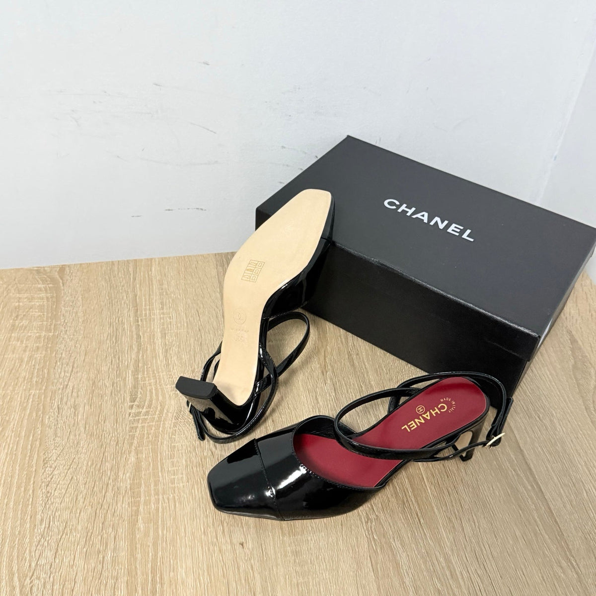 CC Métiers d’art 2026 Slingbacks 6.5cm Black Patent Calfskin 865640