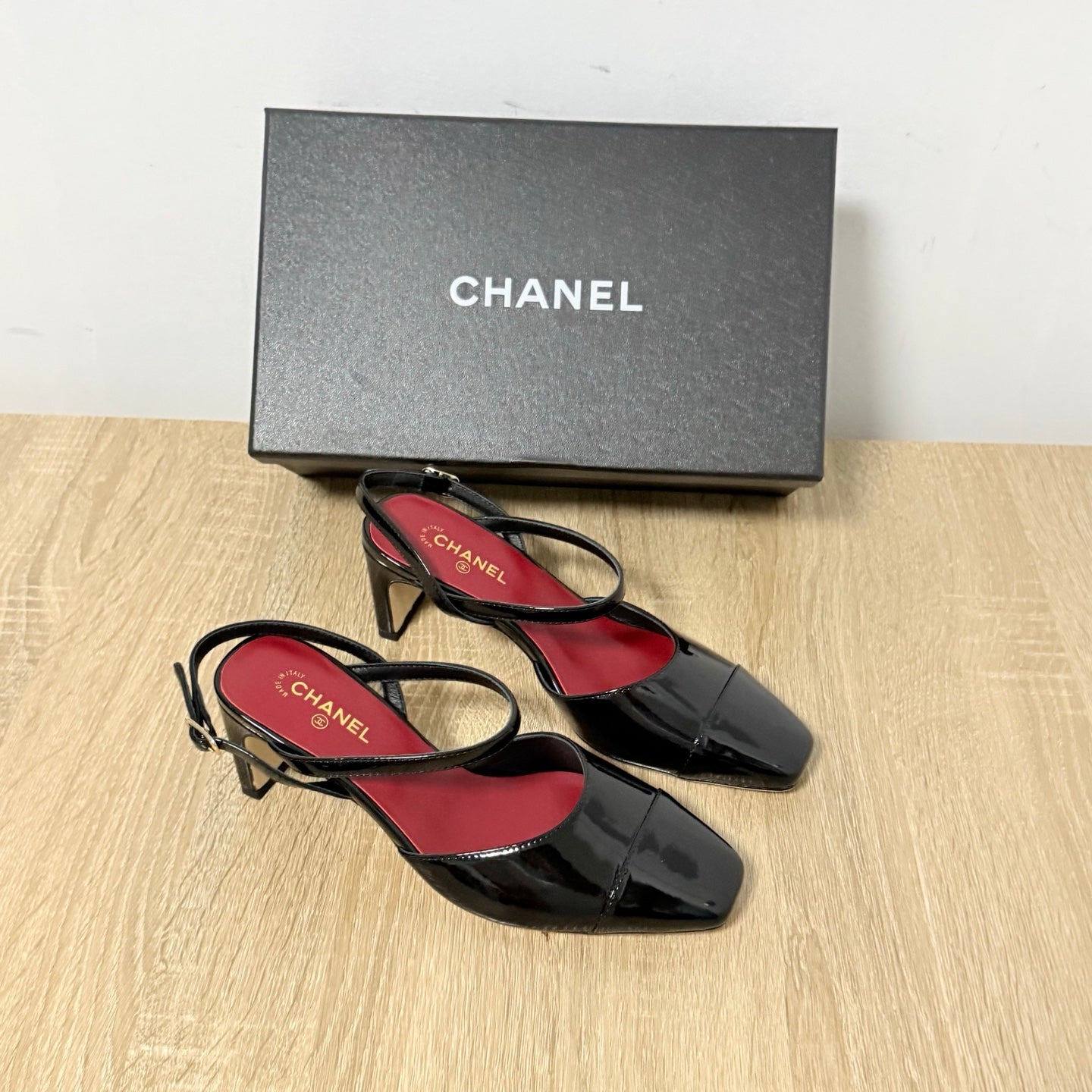 CC Métiers d’art 2026 Slingbacks 6.5cm Black Patent Calfskin 865640