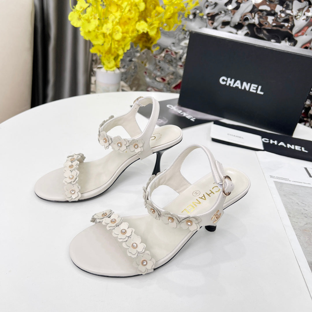 CC 26s Floral Sandal 7.5cm White Sheepskin 867462